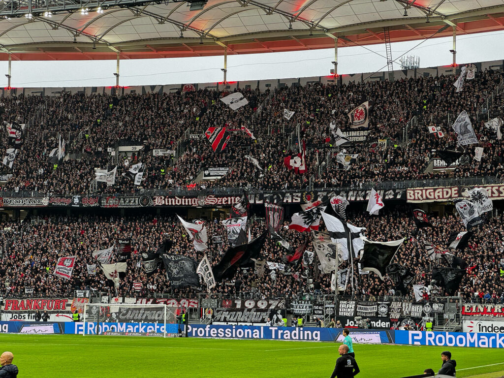 Stadion - Wir sagen Danke an Hüttig und Rompf Hanau