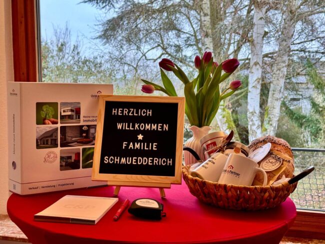 Übergabe erfolgreich abgeschlossen.
Alles Gute den neuen Eigentümern.