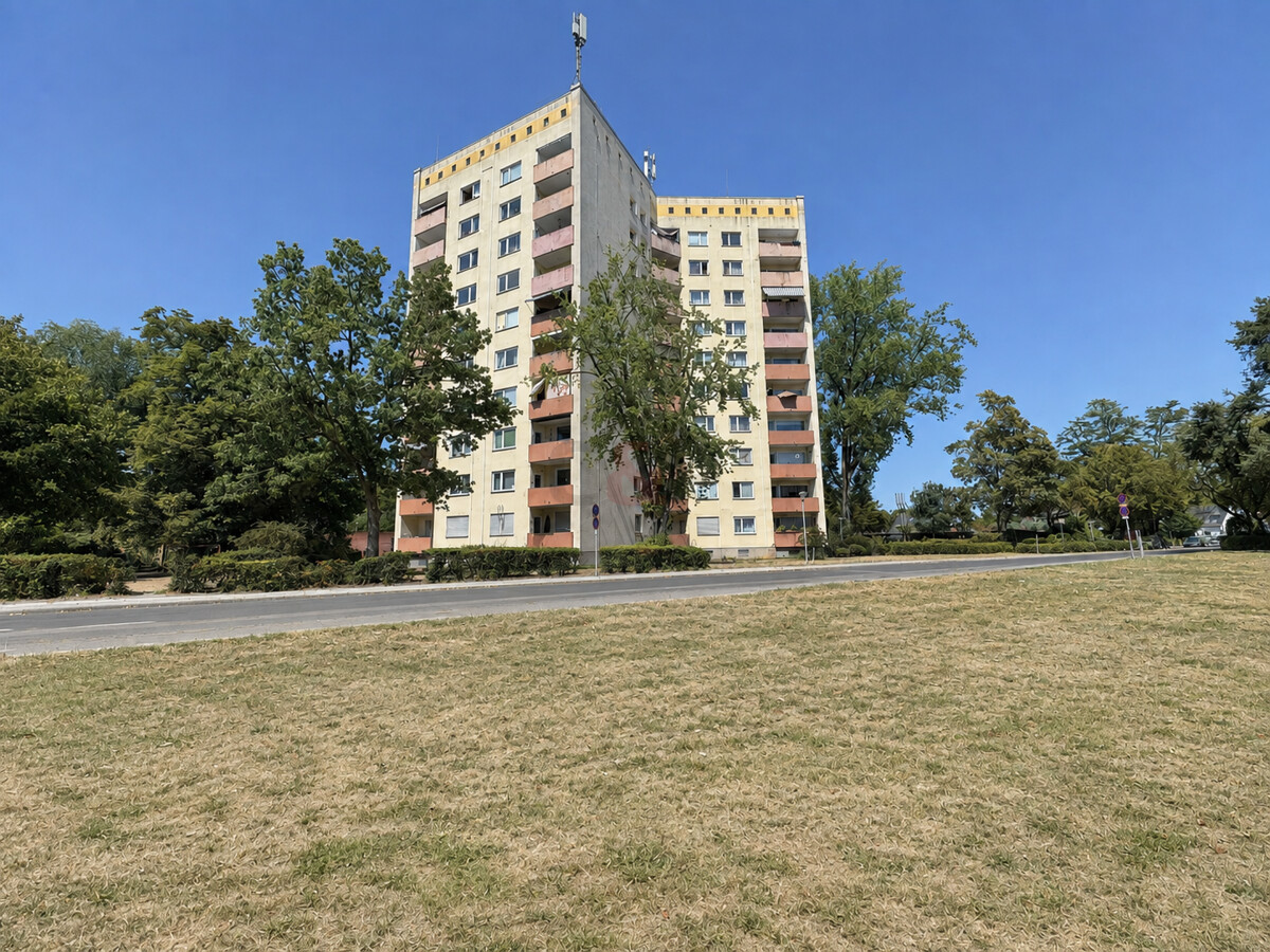 Seitenansicht Liegenschaft